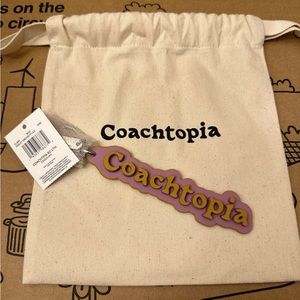 ❤️❤️❤️NWT Coach/coachtopia purse/Backpack keychain accessory ❤️❤️❤️